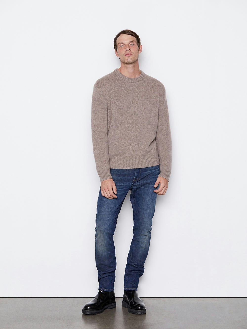 sweater full body view alt:hover